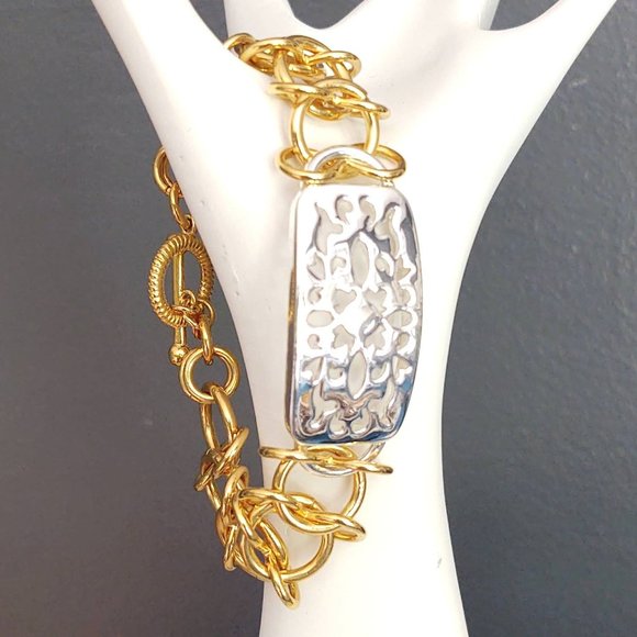 Gold and silver toggle close bracelet - Picture 2 of 9